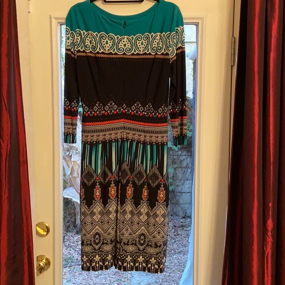 Beautiful Cache Dress - Picture 3 of 4